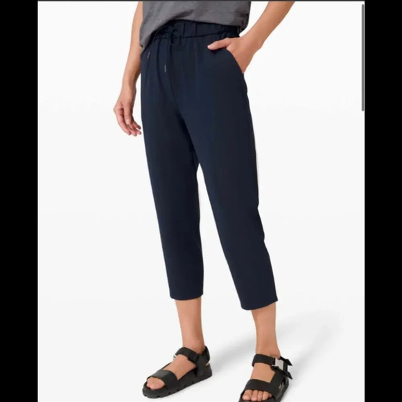 Lululemon Keep Moving Crops 23' True Navy size 4 - Picture 2 of 7